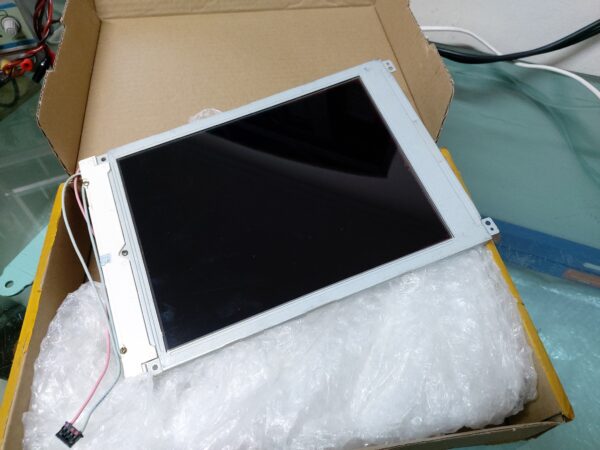 Display LCD Sharp LM64P83L